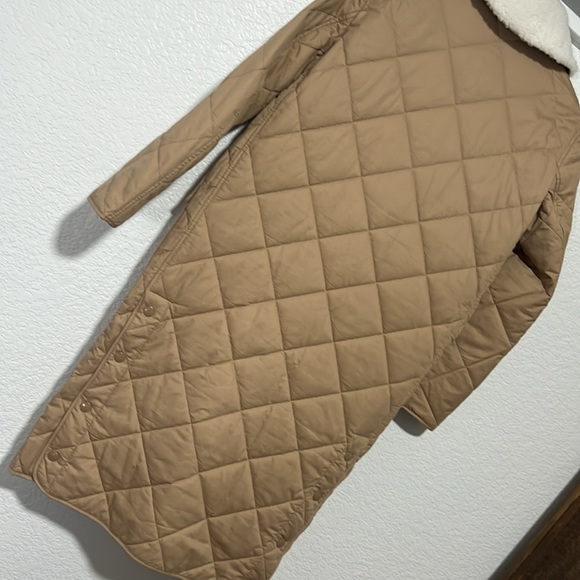 NWT Burberry tan quilted jacket coat with removable Sherpa neck lining, size S - Picture 10 of 11